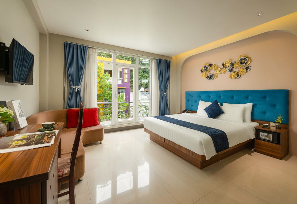 The Oversleep Catba Hostel & Pool Bar