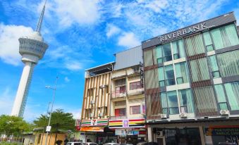 The Riverbank Hotel By MRVJ Business - Housity