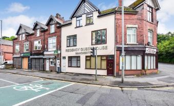 Regency GuestHouse Manchester North - Housity
