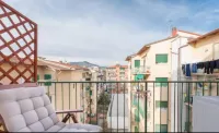 erike balcony