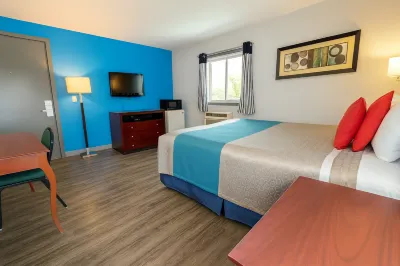Executive Inn Owatonna Hotels in 