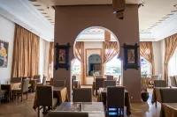Intouriste Hôtel & Suites