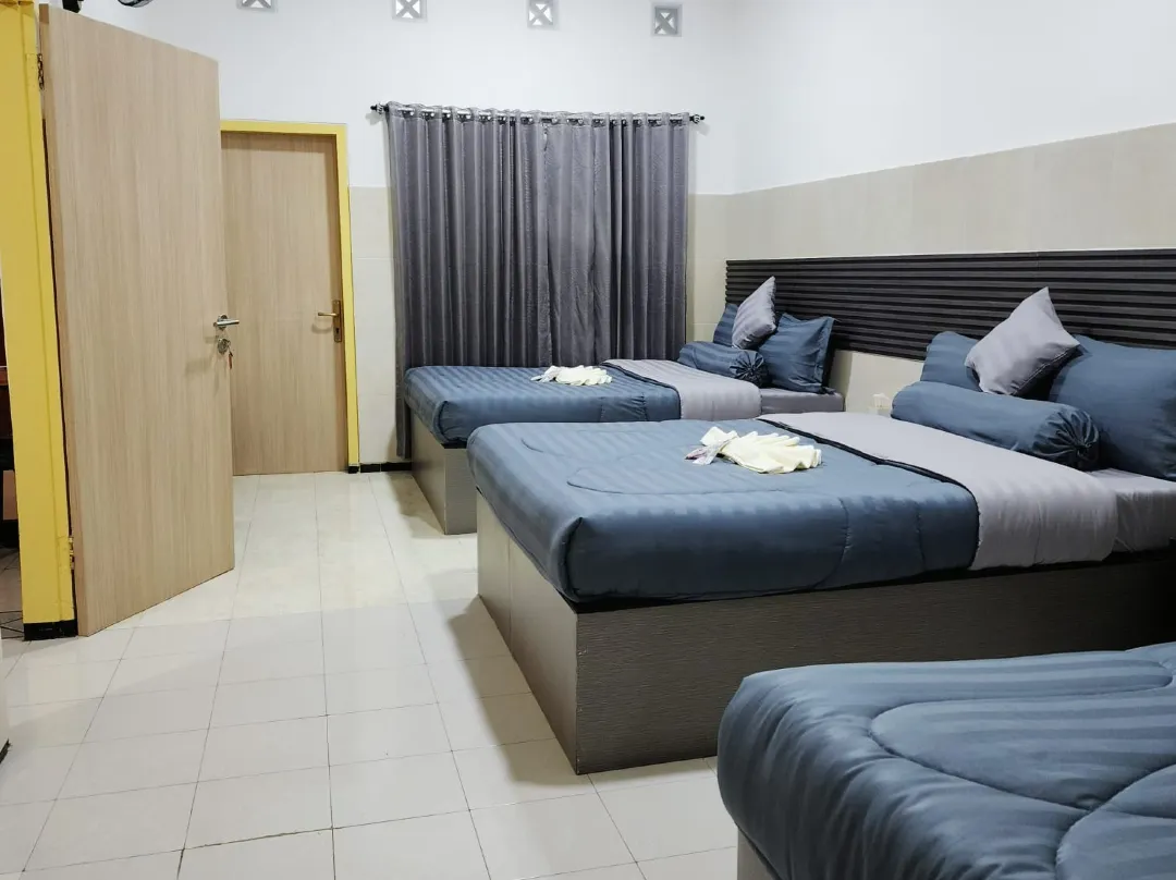 Neomi Neomi Guest House Malang - Malang