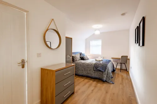 Contractor friendly 6 bed all en suite house