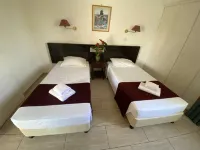 Boronia Hotel Apartments Hotele w: Oroklini