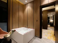 Freesia Hotel