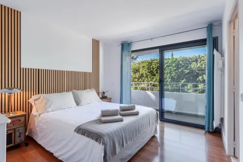 Sunny Seabreeze Villa, Eze, pool close to Monaco