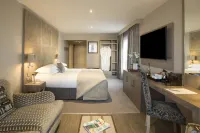 Boulevard Hotel