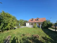 Dsegh Village House with Terrace & Pizza oven Hotel di 
