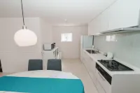 Free 7-Seater Car | Airport Transfer / Sunstone Residence 2F