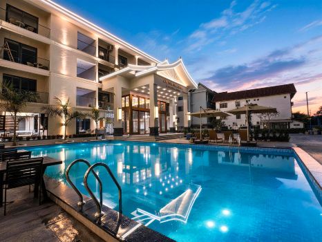Jiahao View Resort (English‑speaking Concierge + Free Pick‑up + Circulating‑water Pool)