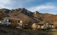 Cottages with mountain and canyon view Hotels in 