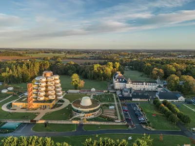 Hôtel-Spa L'EssenCiel - Domaine du Château des Pères Hoteles en 