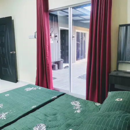 One Lot Lodging Отели в г. Перлис