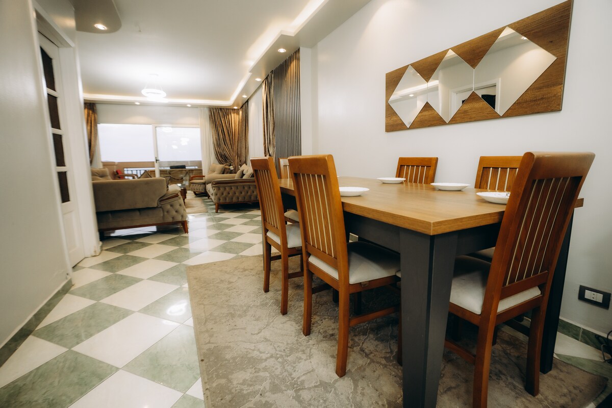 **市中心海滨整套三居室公寓**