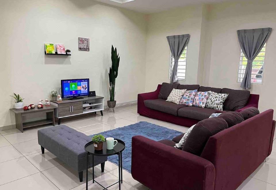 四房四衞半独立式洋房