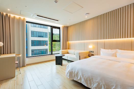 Hound Hotel Hyeoksindosi Branch
