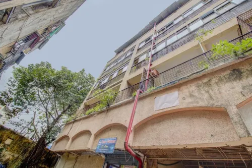 Hotel Della Comfort near Ambreshwar Shiv Mandir, Ambernath