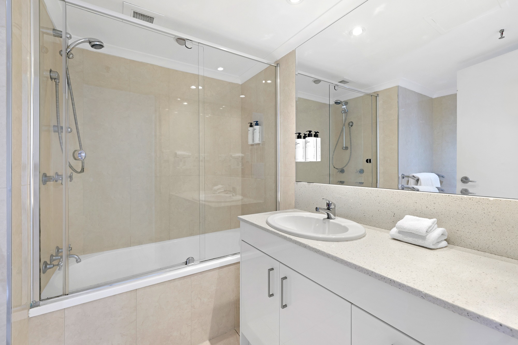 两卧室海景公寓