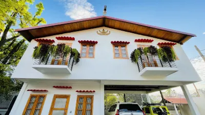 A Luxury Duplex in Dili City, Timor-Leste Отели в г. 