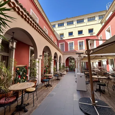 HOTEL DE PARIS