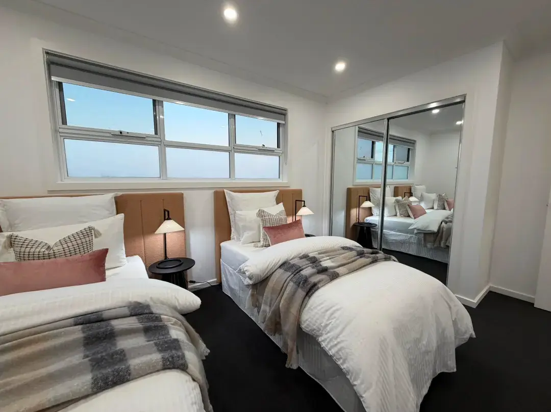 Dunbar Ave. Sunshine Family Home Sleep 8 | Parking - Melbourne