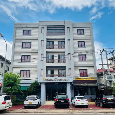 SNK HOTEL Hotels near Vat that Khao