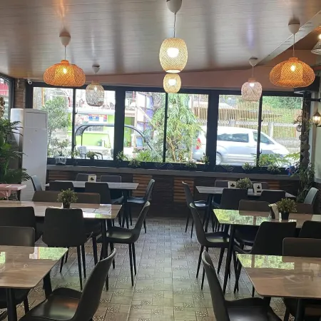 Momshie's Apartelle and Restaurant