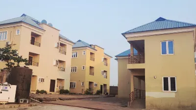 DOMINION APARTMENT AND GUEST HOUSE SIMAWA  호텔