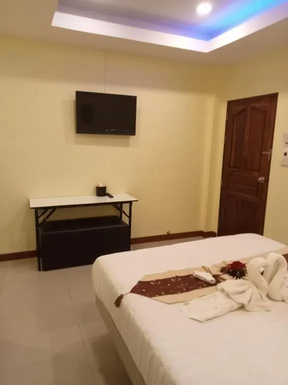 ห้องดีลักซ์ เตียงใหญ่ 1 เตียง