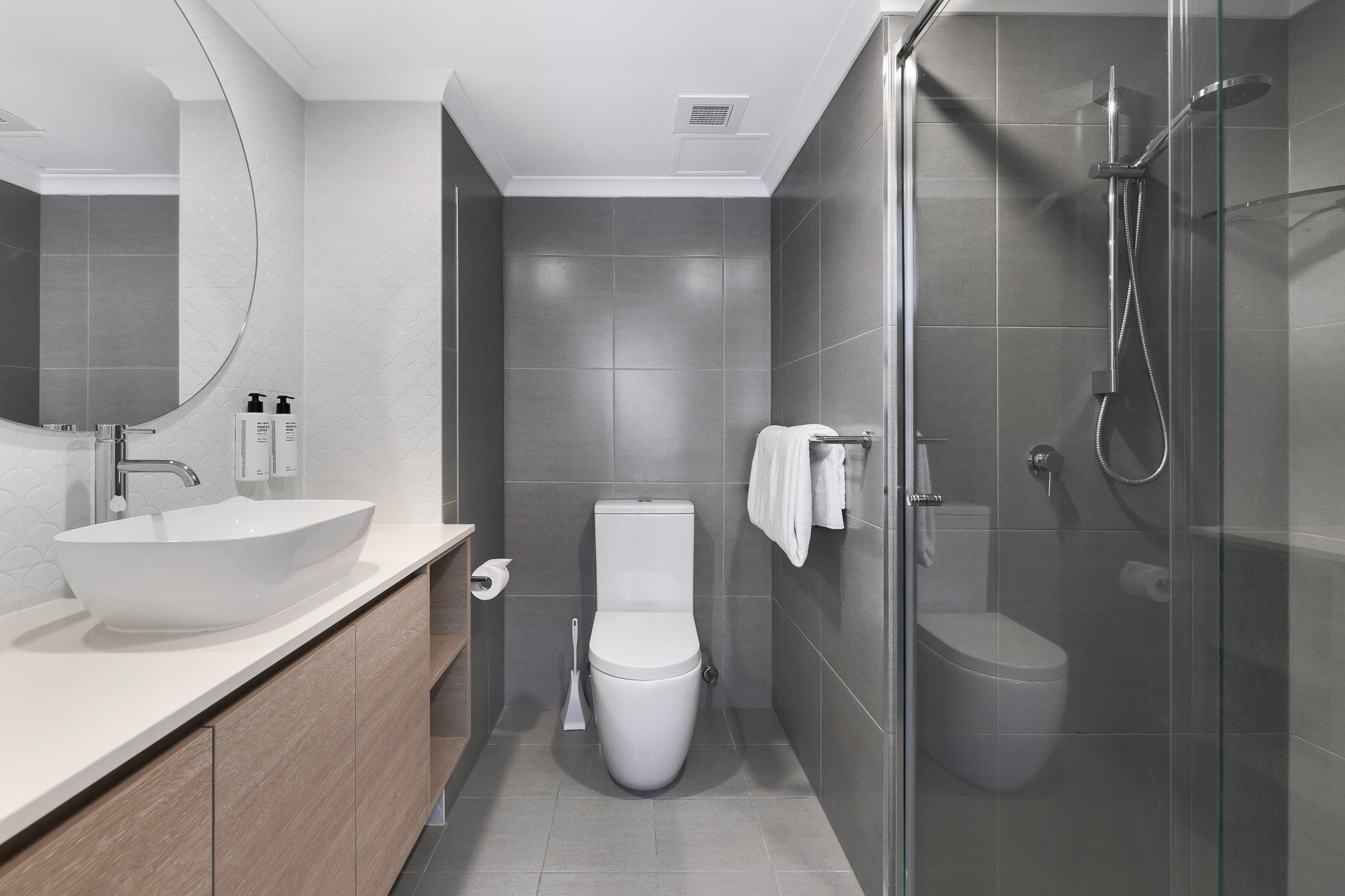 高级两卧室海景公寓