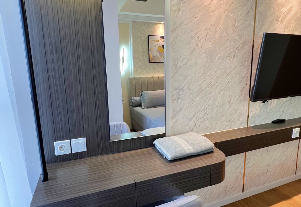 Gold Coast PIK Seaview Apartment|Deluxe 1Br Apartment|Netflix|WIFIDeluxe Suite 1-Bedroom Apartment With LivingRoom And Kitchen (Design: Modern-Classic)