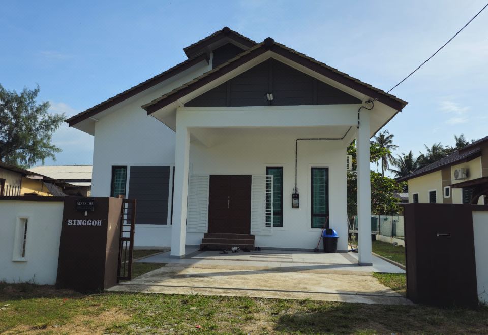 2 Queen Room, 1 Single 2 Bed, 1 Pull Out Bed, 2 Extr Mattress