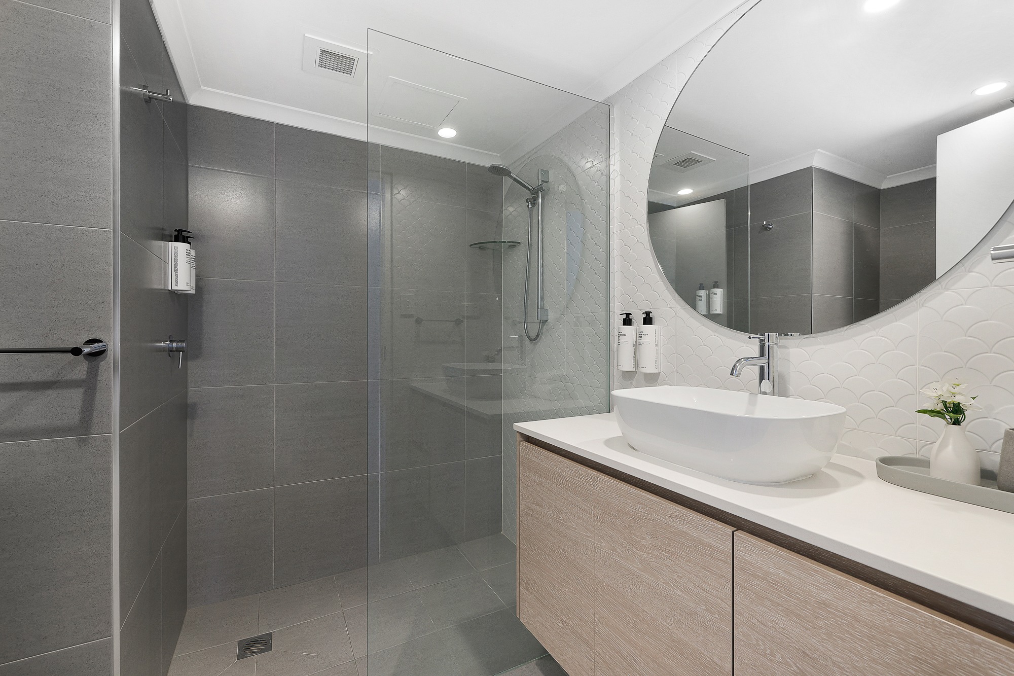 高级两卧室海景公寓