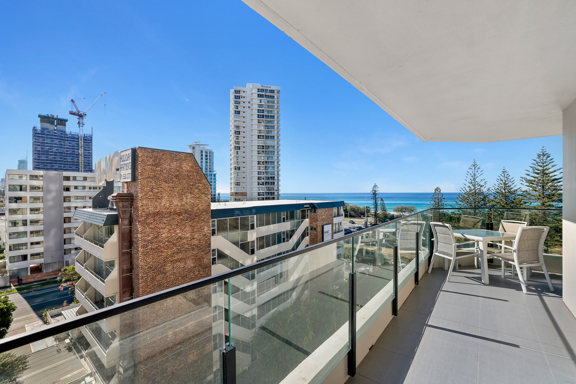 高级两卧室海景公寓