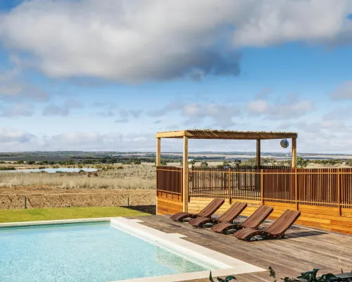 Monarto Safari Resort Hotele w: Murray Bridge