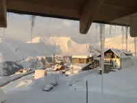 Alpine Chalet Pinewood Hotel a Gudauri