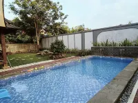 Villa Private Pool Taman Dayu Hotels in Prigen