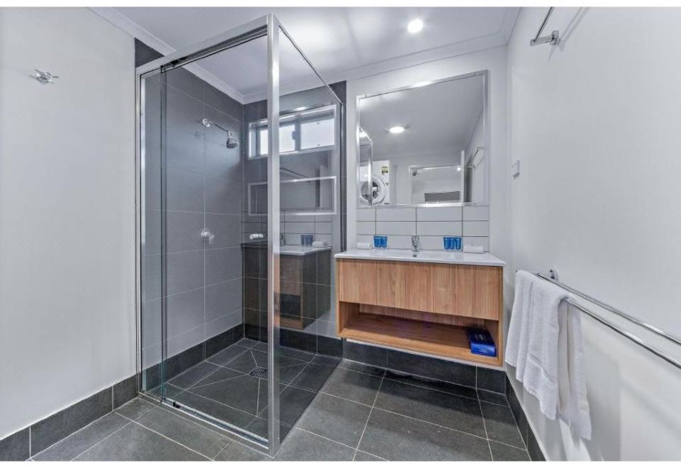 豪华2卧室小木屋-水上公园景观