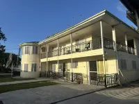 KentiGate Adventure Villa & Scooter Rental (Backpackers Paradise) Hotel di 
