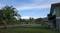 Orchard Lake House - 4 rooms, 11 beds, 13 persons Hotéis em 