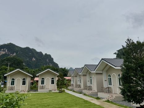 Hills & Hush Khao Sok Eco Resort
