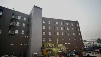 橡木廣場套房飯店 住宿飯店