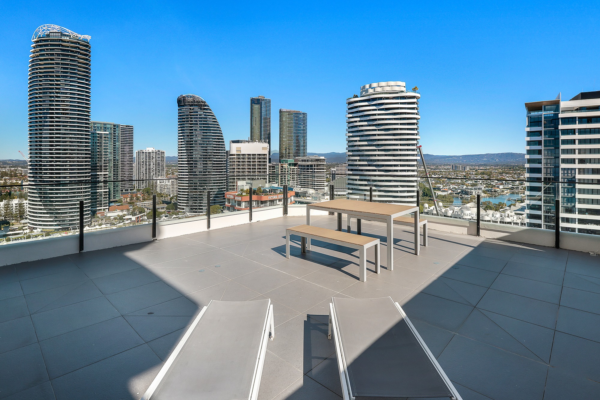 高级两卧室海景公寓