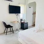 Green white Resort & Cafe