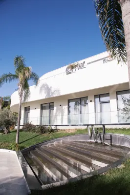White Hill Hotel