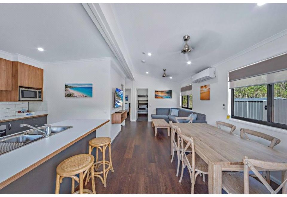 豪华2卧室小木屋-水上公园景观