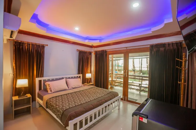 ดีลักซ์ วิวสระน้ำ