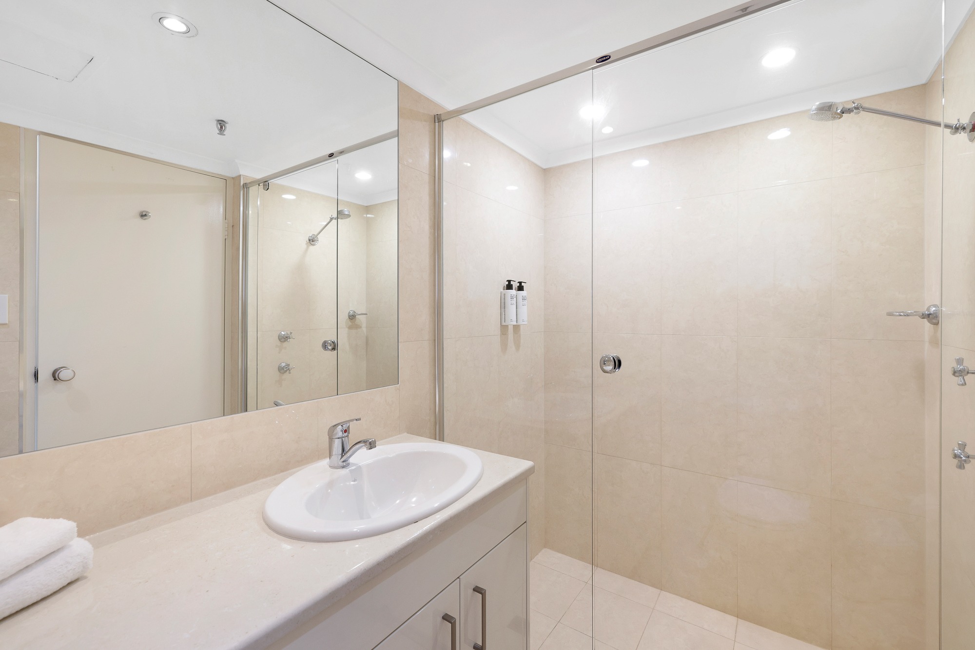 两卧室海景公寓