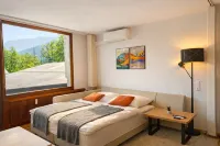 Mountain Lake Suite